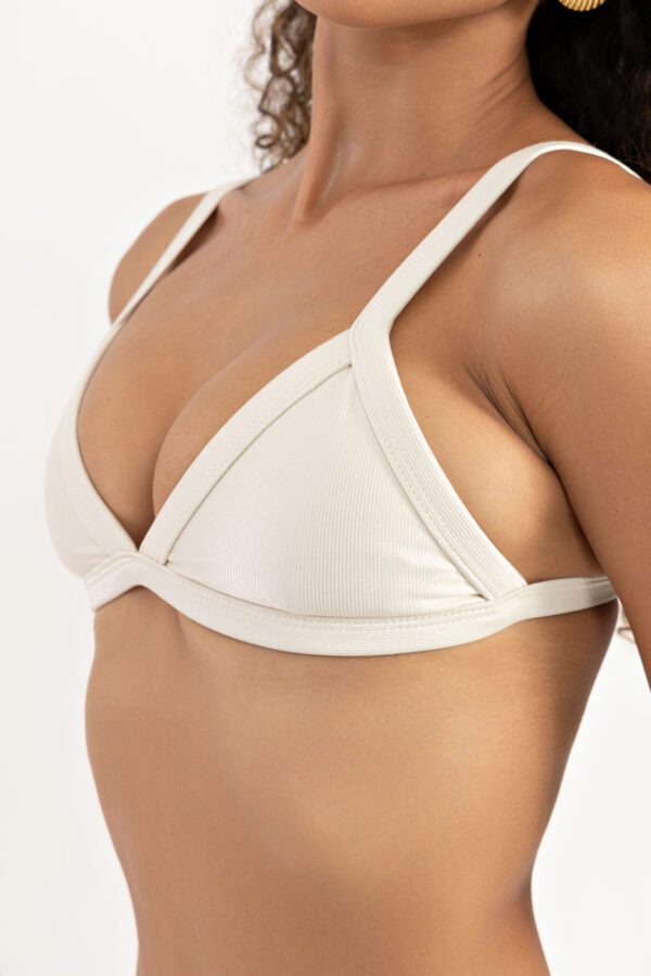Top Fixo Retrô com Friso Bombinhas Cor Off-White
